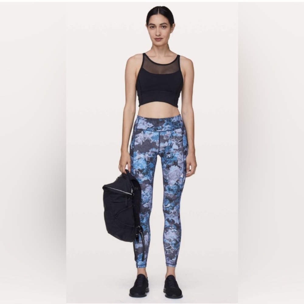 LULULEMON Speed Up Tight *Full-On Luxtreme 28"
Screen Camo Multi Size 6 - Picture 3 of 12